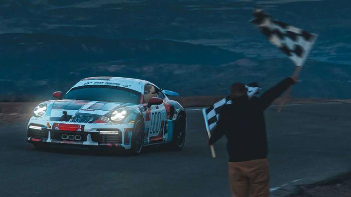 Νέα «βασίλισσα» του Pikes Peak η Porsche 911 Turbo S 